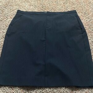 Gap pinstripe navy blue skirt. It’s in EUC it has pockets!